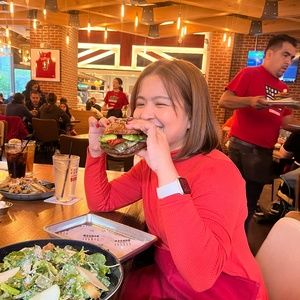 Meet your Posher, Chalix